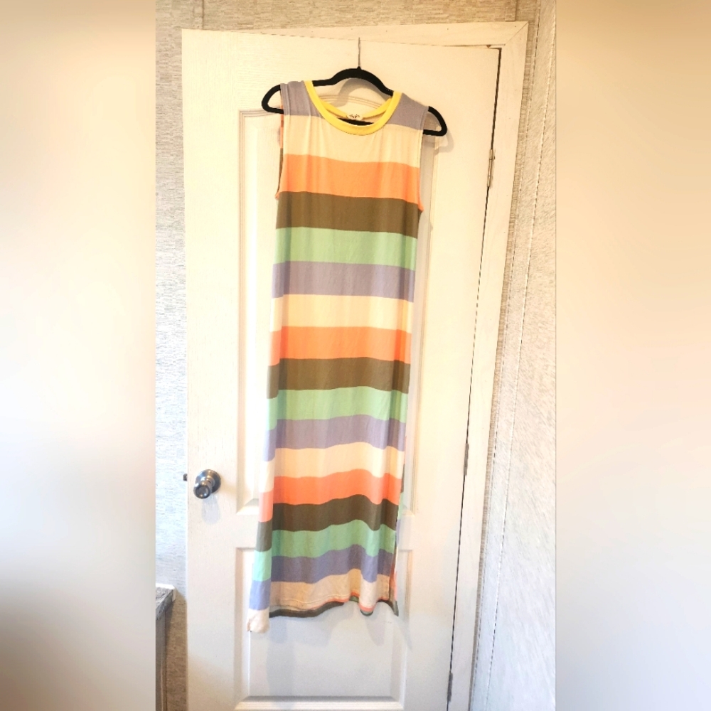 Fantastic Fawn maxi dress size M EUC